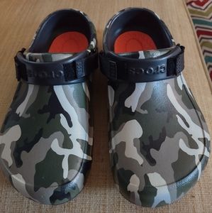 Crocs Bistro Clogs. Size 8W